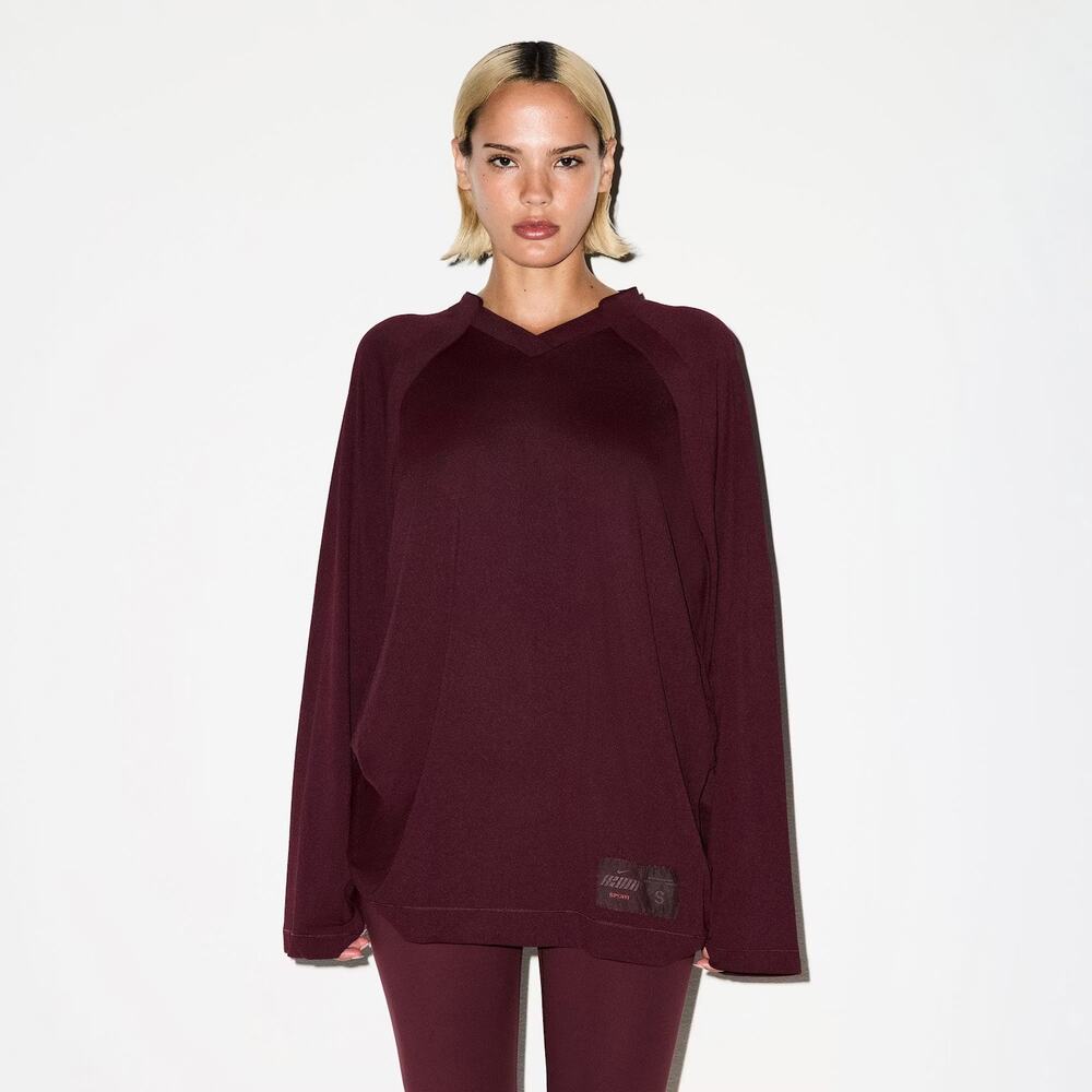 NWT NIKESKIMS AIRY V-NECK OVERSIZED LONG SLEEVE TOP IN CURRANT SIZE SMALL